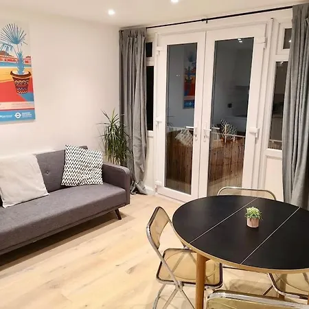 Contemporary 1 Bed In Peckham Apartment